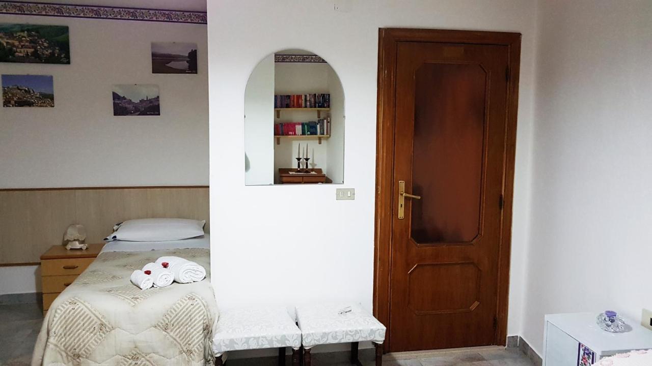 B&B Regina Elena Pignola Exterior photo